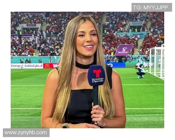 足球明星随机采访揭秘他们的职业生涯与个人生活趣事